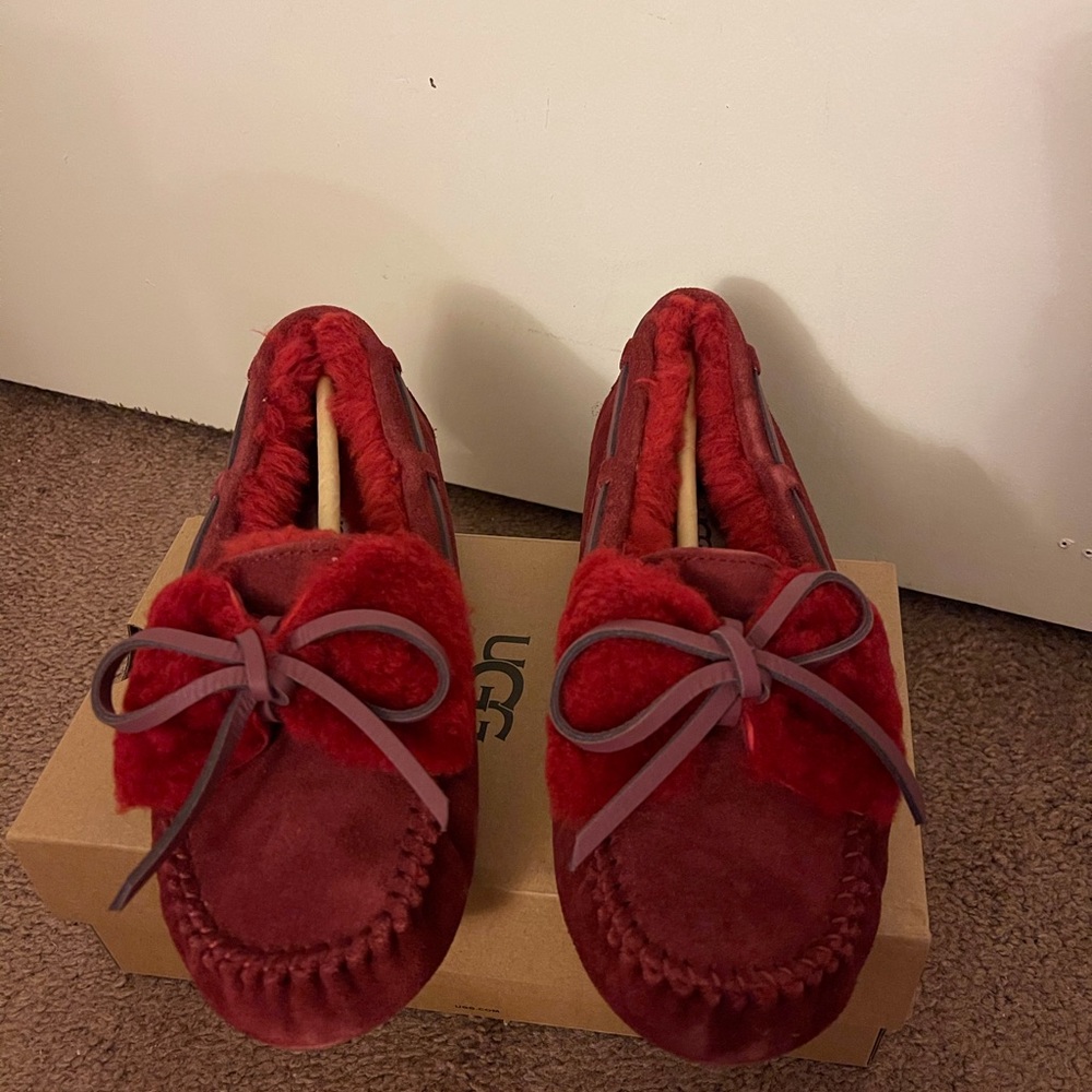 NIB UGG Dakota Double Bow Moccasin Slippers